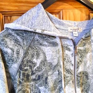 Soft, Zip front hoodie. Med